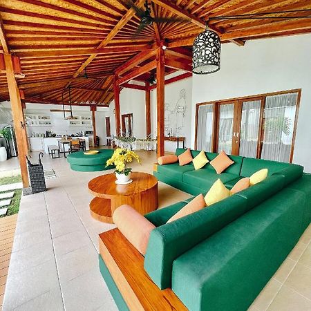Villa Orked 3 With Family Room Seminyak ภายนอก รูปภาพ