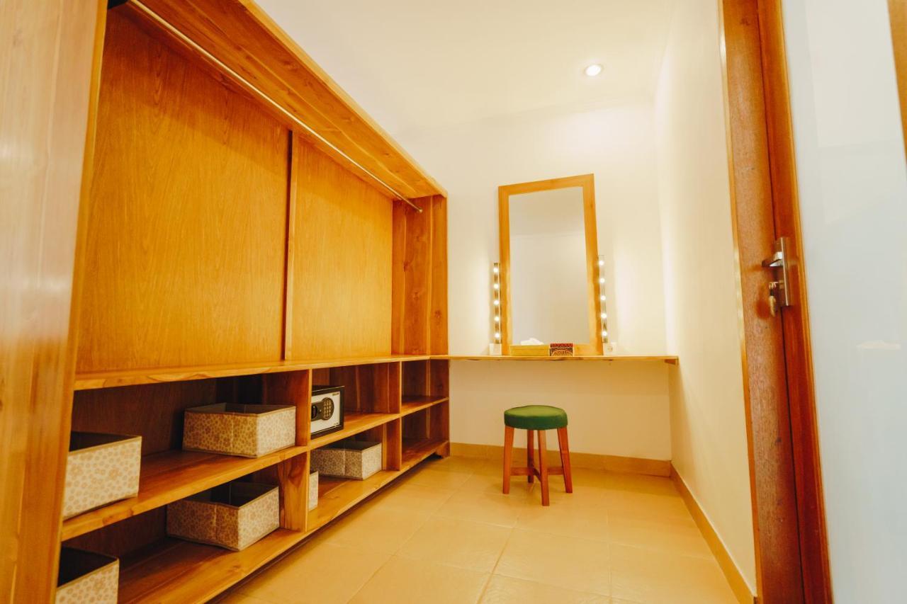 Villa Orked 3 With Family Room Seminyak ภายนอก รูปภาพ