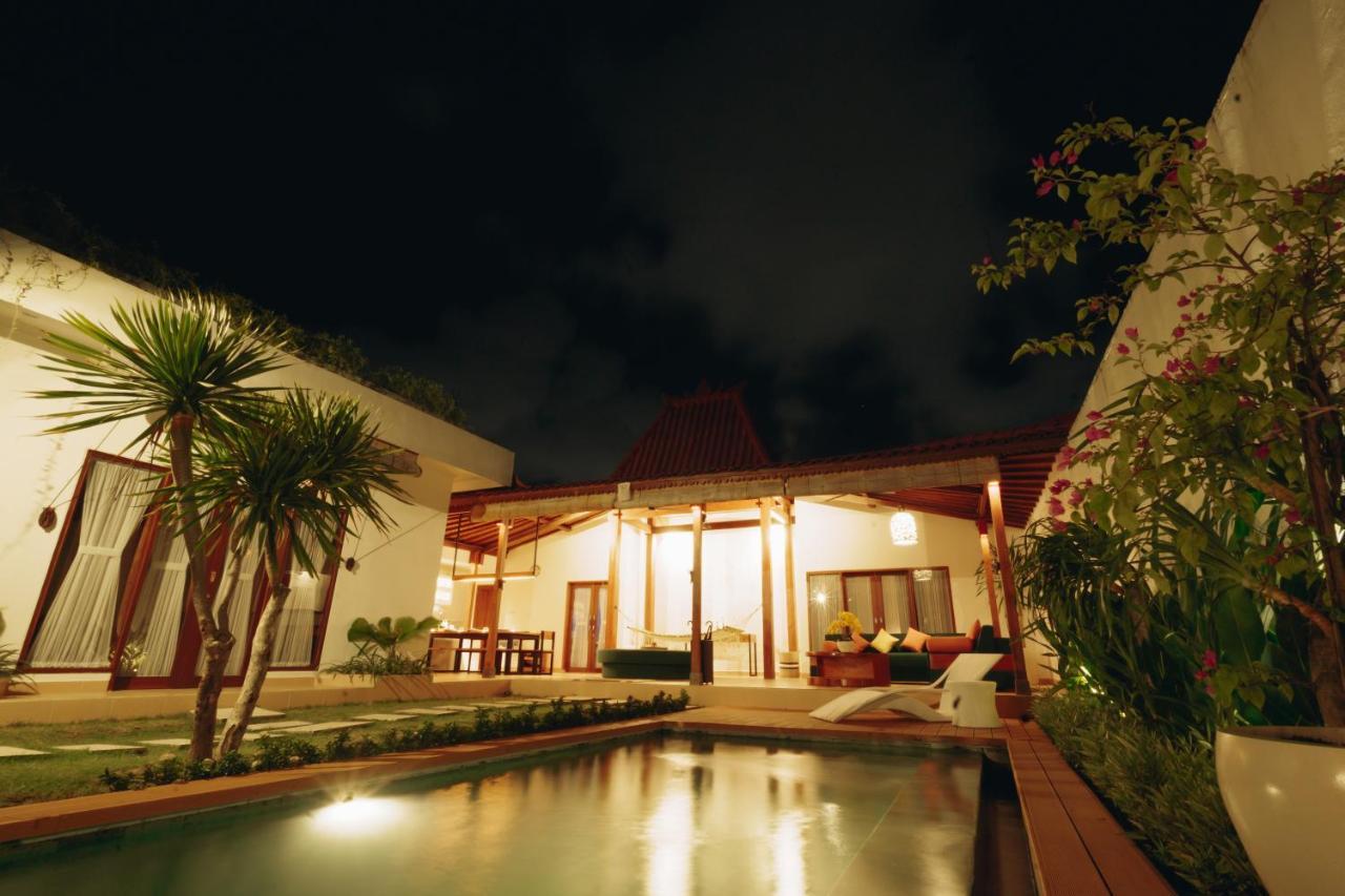 Villa Orked 3 With Family Room Seminyak ภายนอก รูปภาพ