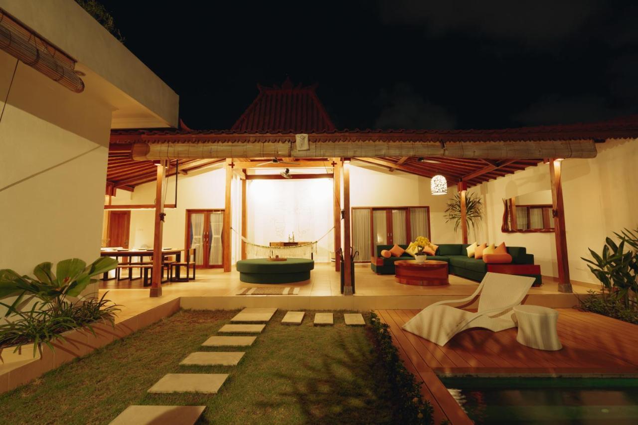 Villa Orked 3 With Family Room Seminyak ภายนอก รูปภาพ