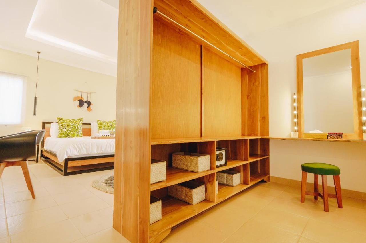 Villa Orked 3 With Family Room Seminyak ภายนอก รูปภาพ