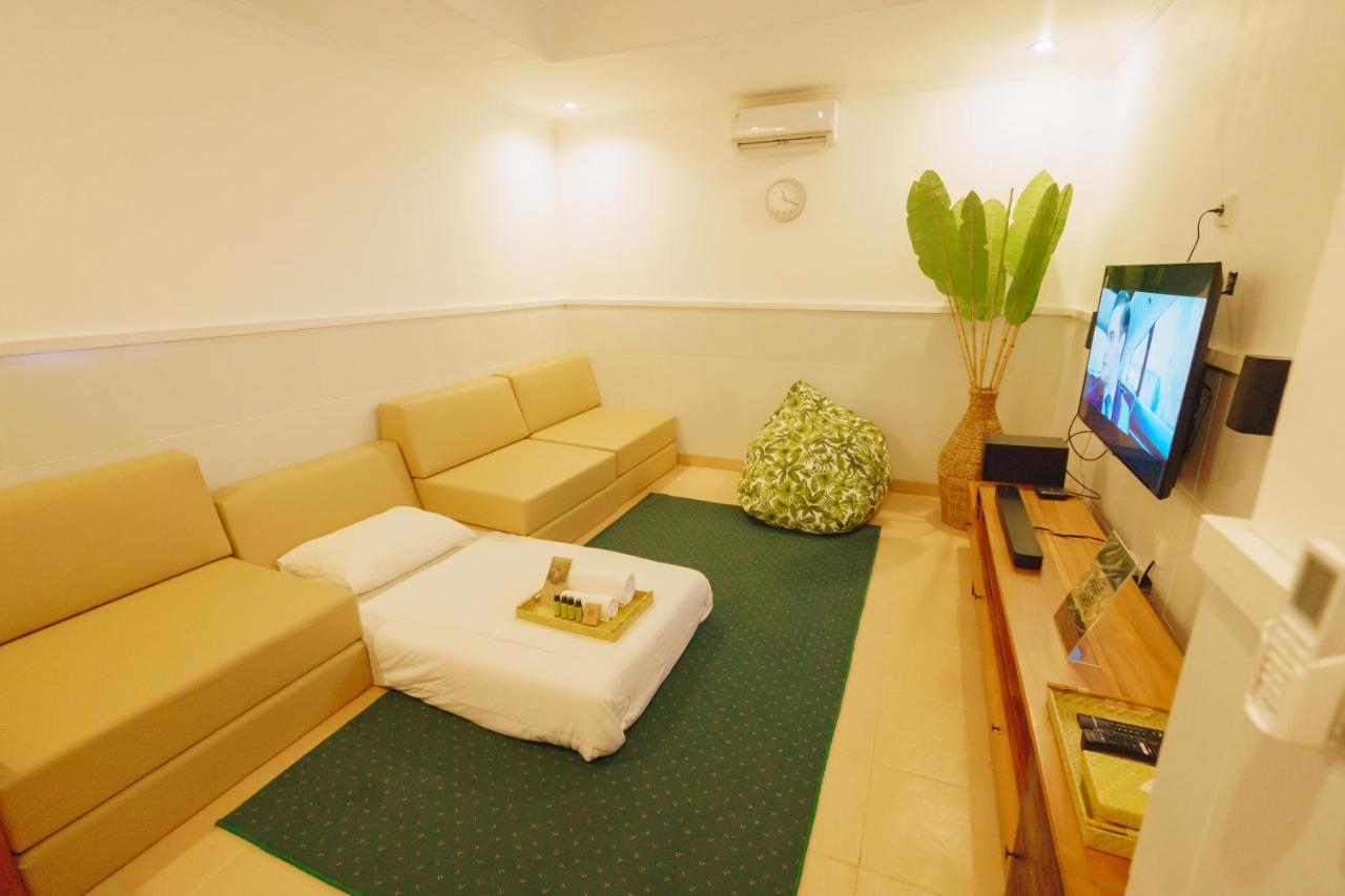 Villa Orked 3 With Family Room Seminyak ภายนอก รูปภาพ
